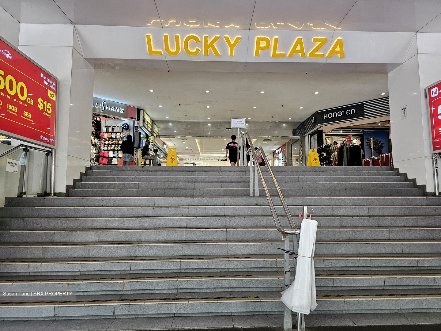 Lucky Plaza (D9), Retail #616434091